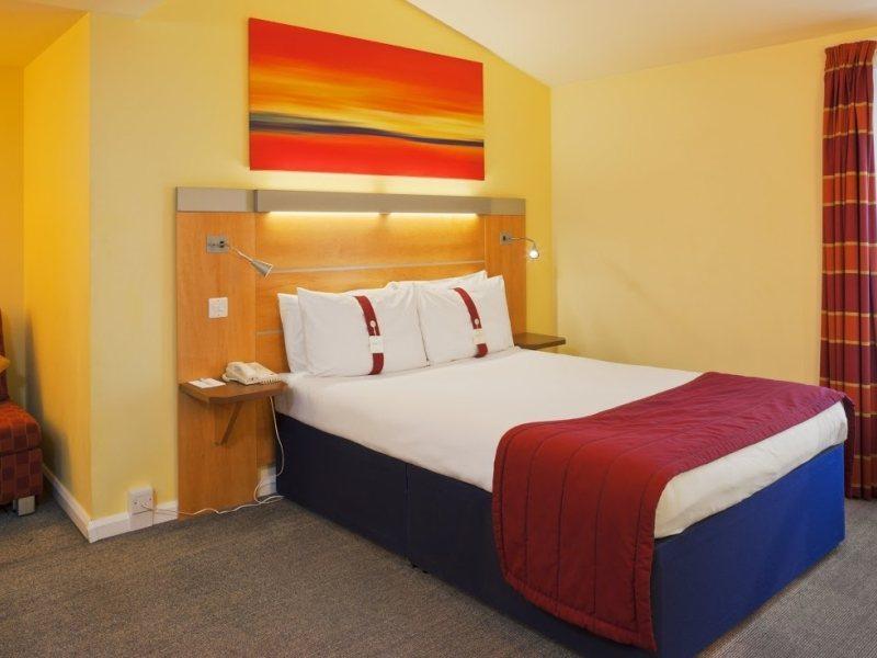 Holiday Inn Express London - Swiss Cottage 1