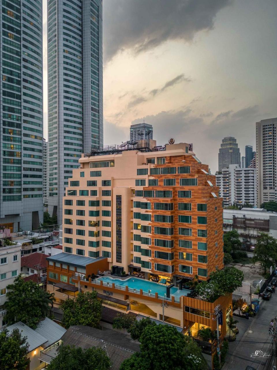 Golden Tulip Mandison Suites 2