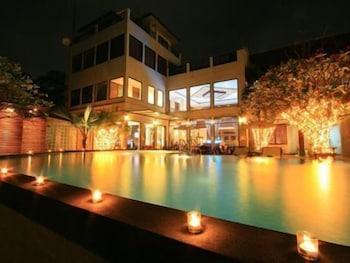Siam Society Hotel & Resort