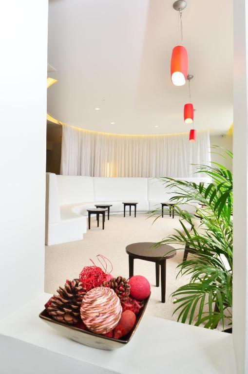 Axiom Park Hotel 1