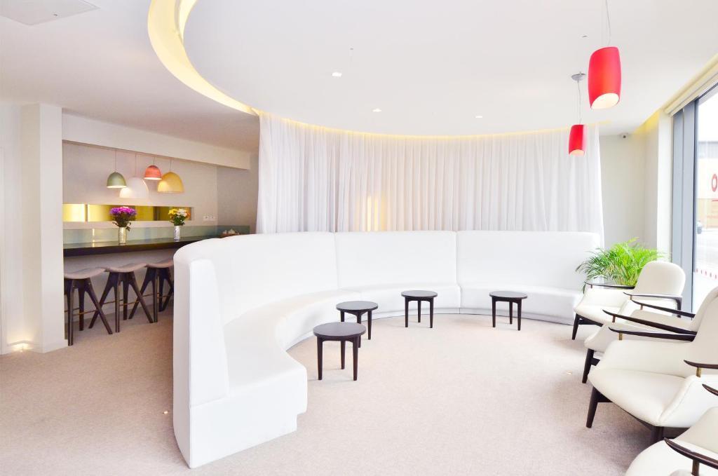 Axiom Park Hotel 2