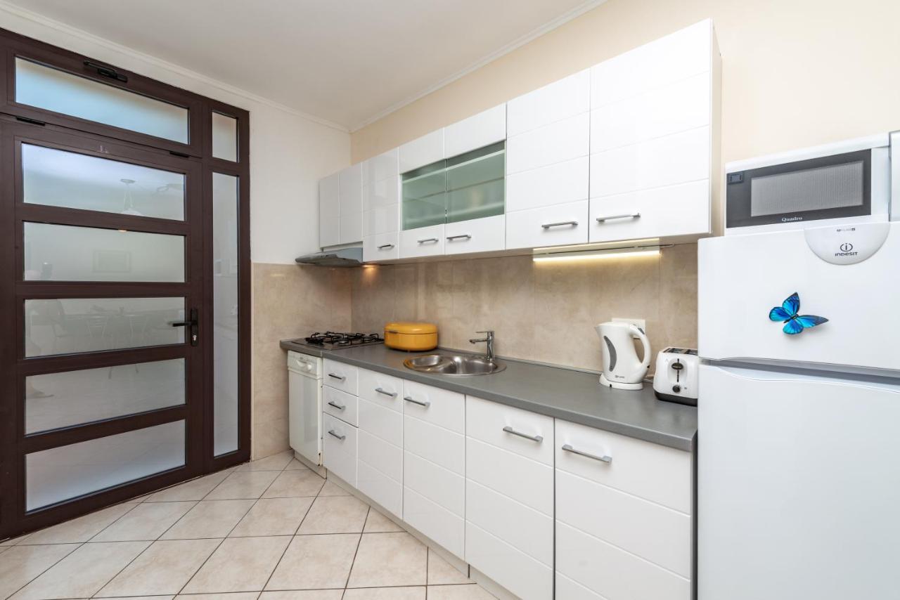 Apartment Ivona with Teracce 2