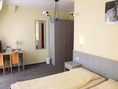 East-Side Hotel