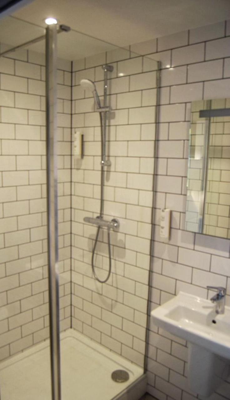 Victoria Inn London 1