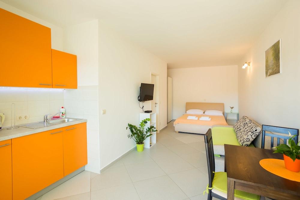 Apartments Mandy 1