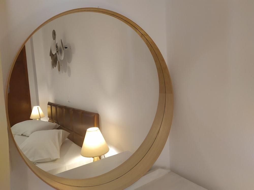 Aronis Apartments