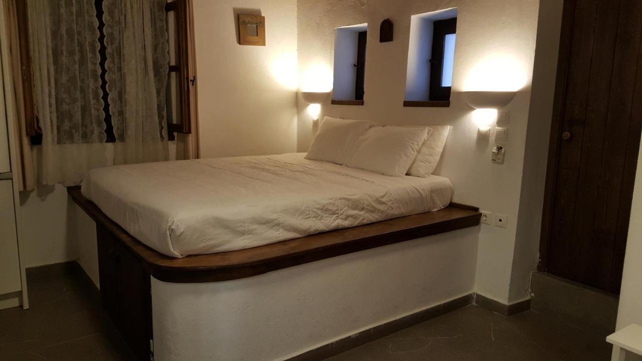 Domus Studios 1