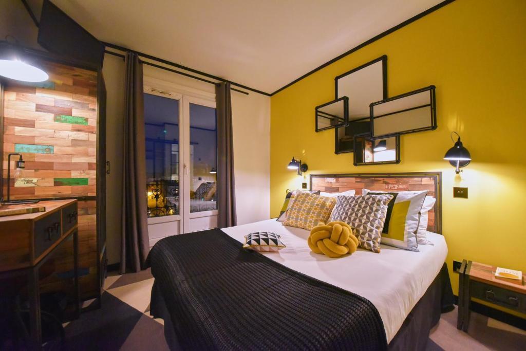 Hotel Madrigal
