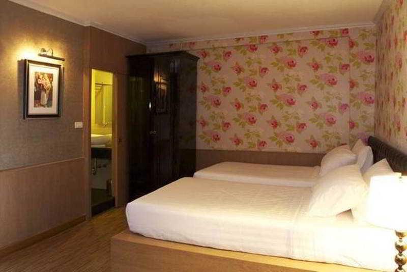 Q Hotel