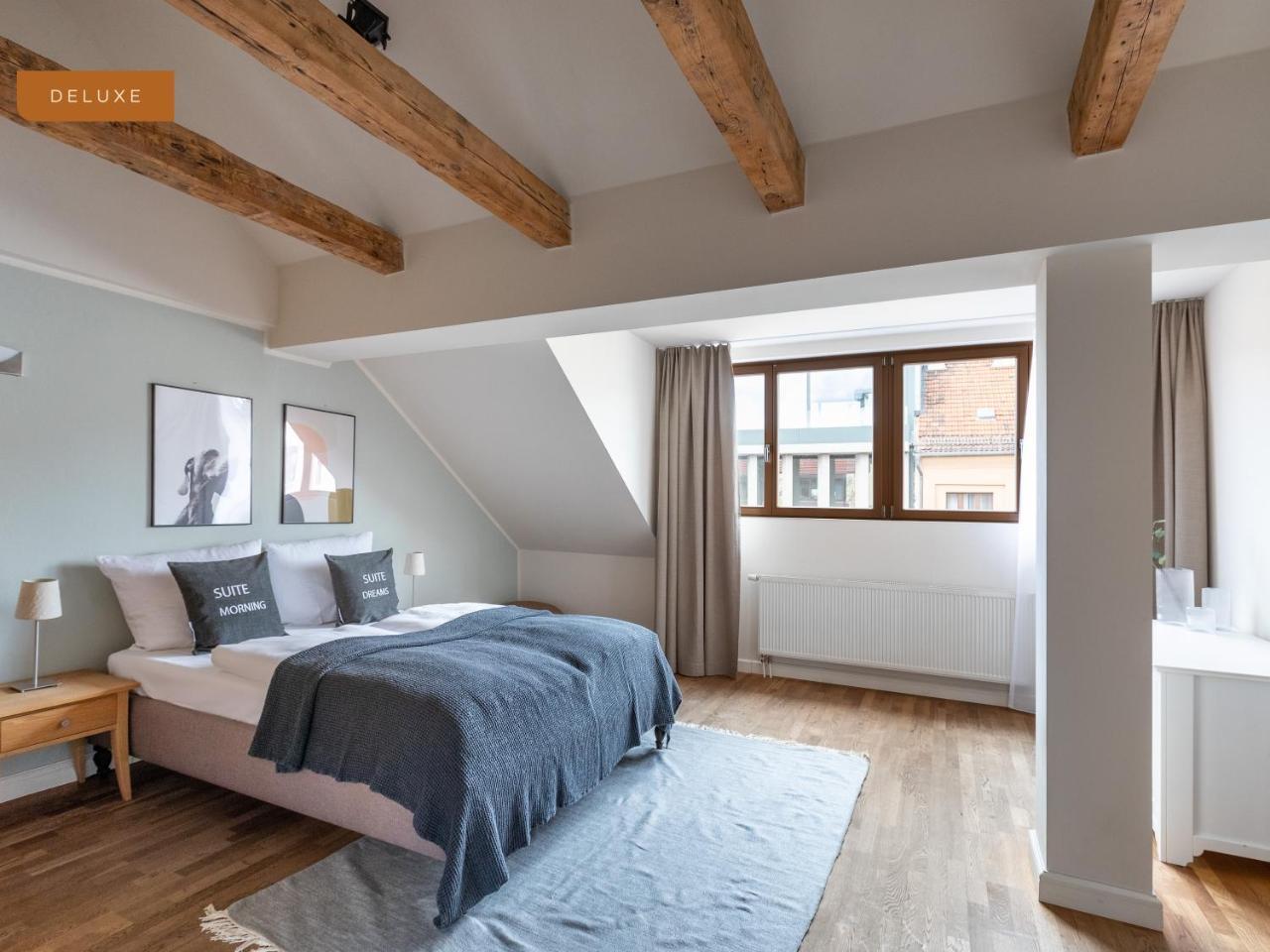 Schoenhouse Apartments 1