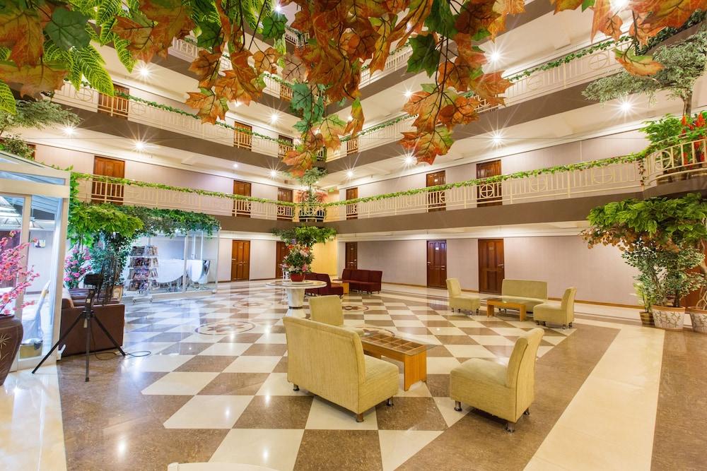 Three Seasons Place Hotel