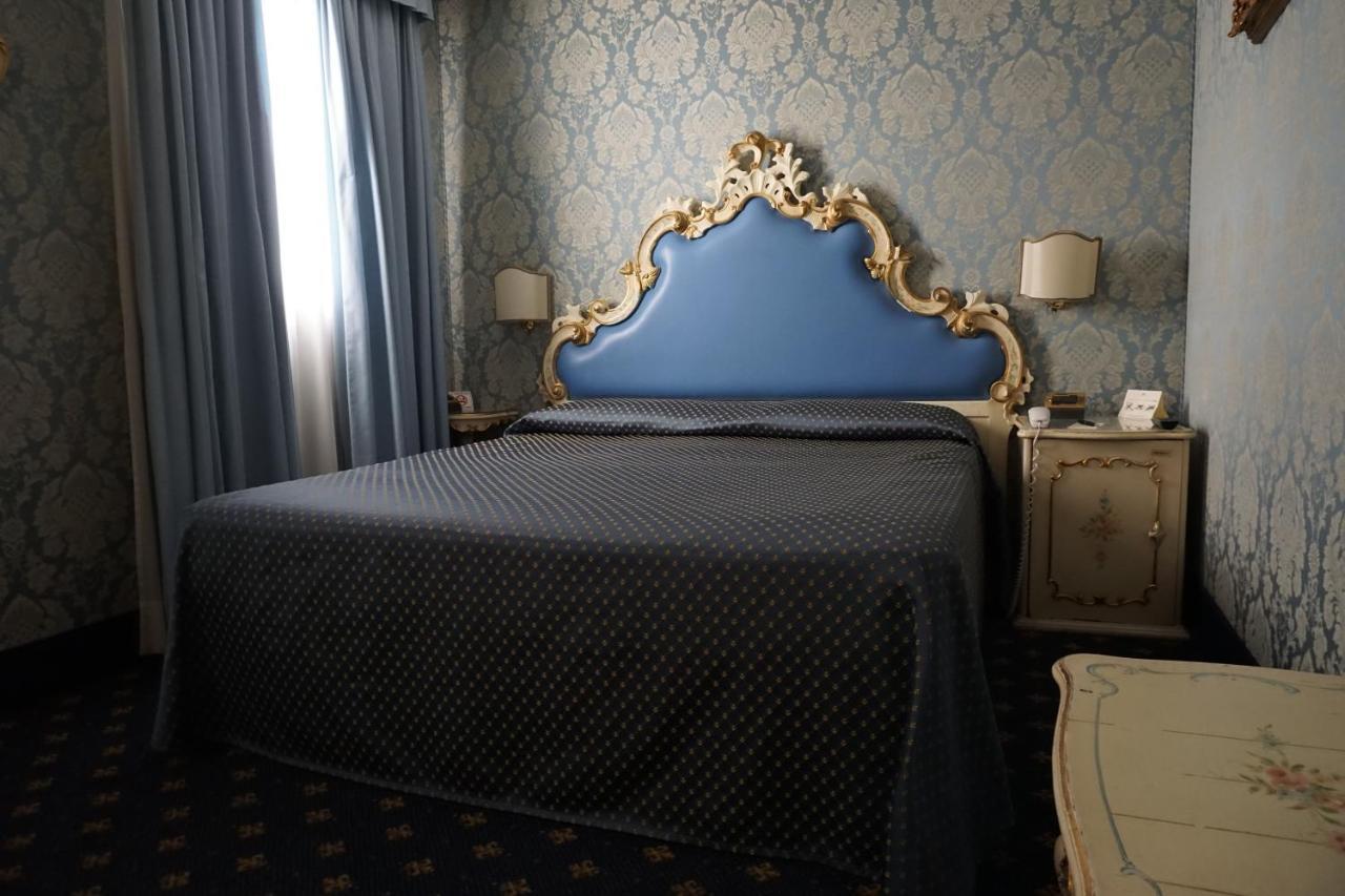 Rialto Hotel 1