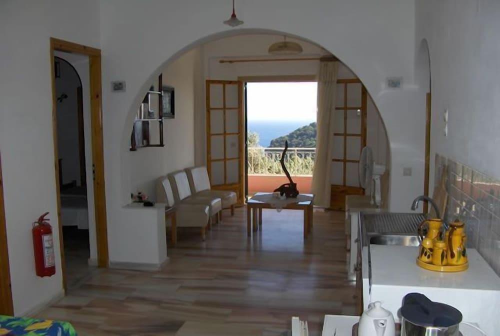 Ipsia Apartments