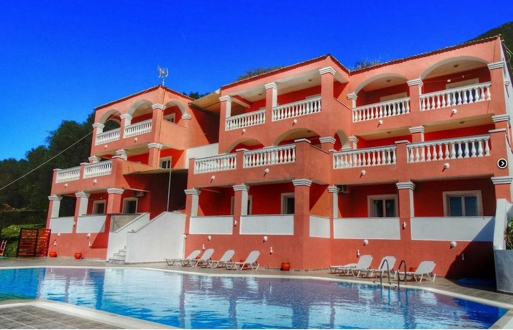 Paradiso Apartments