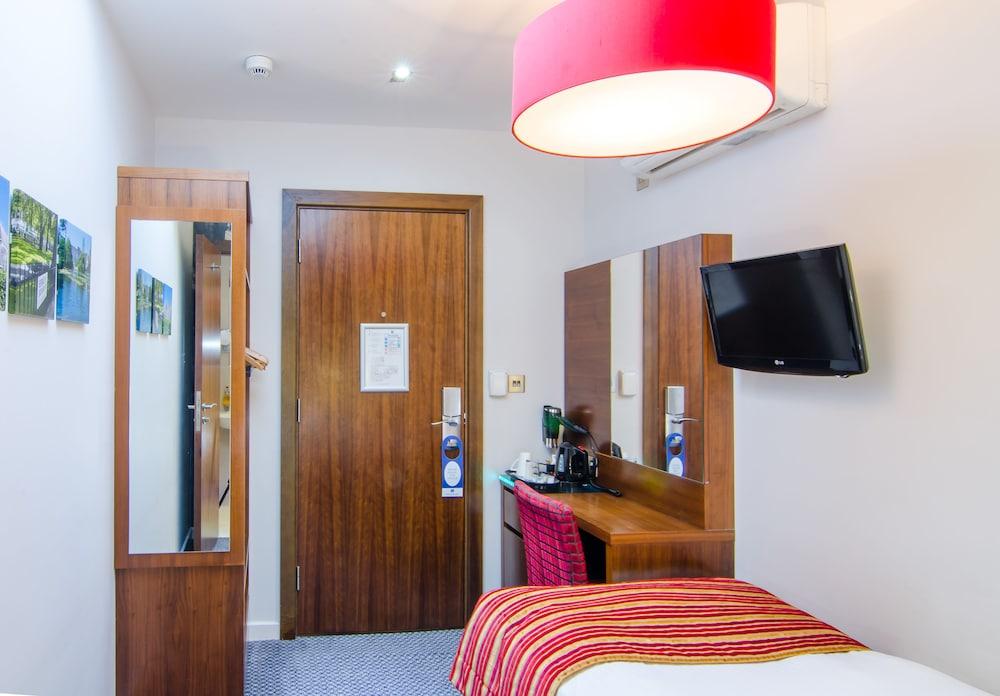 Seraphine Kensington Olympia Hotel