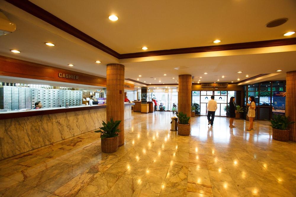 Nana Hotel 1