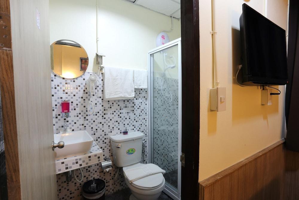 Sukhumvit 20 Guest House 2