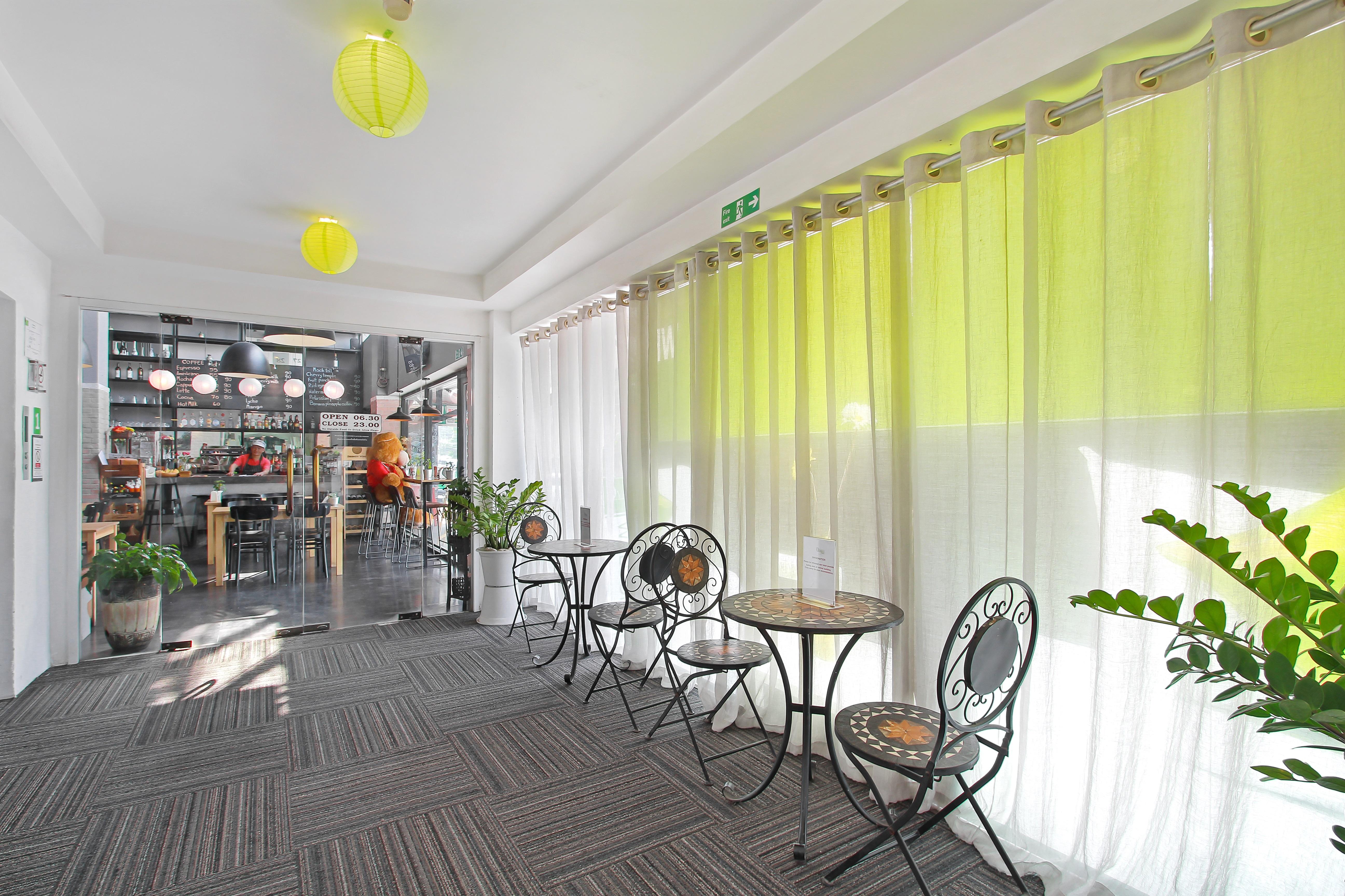 D Varee Xpress Makkasan 2