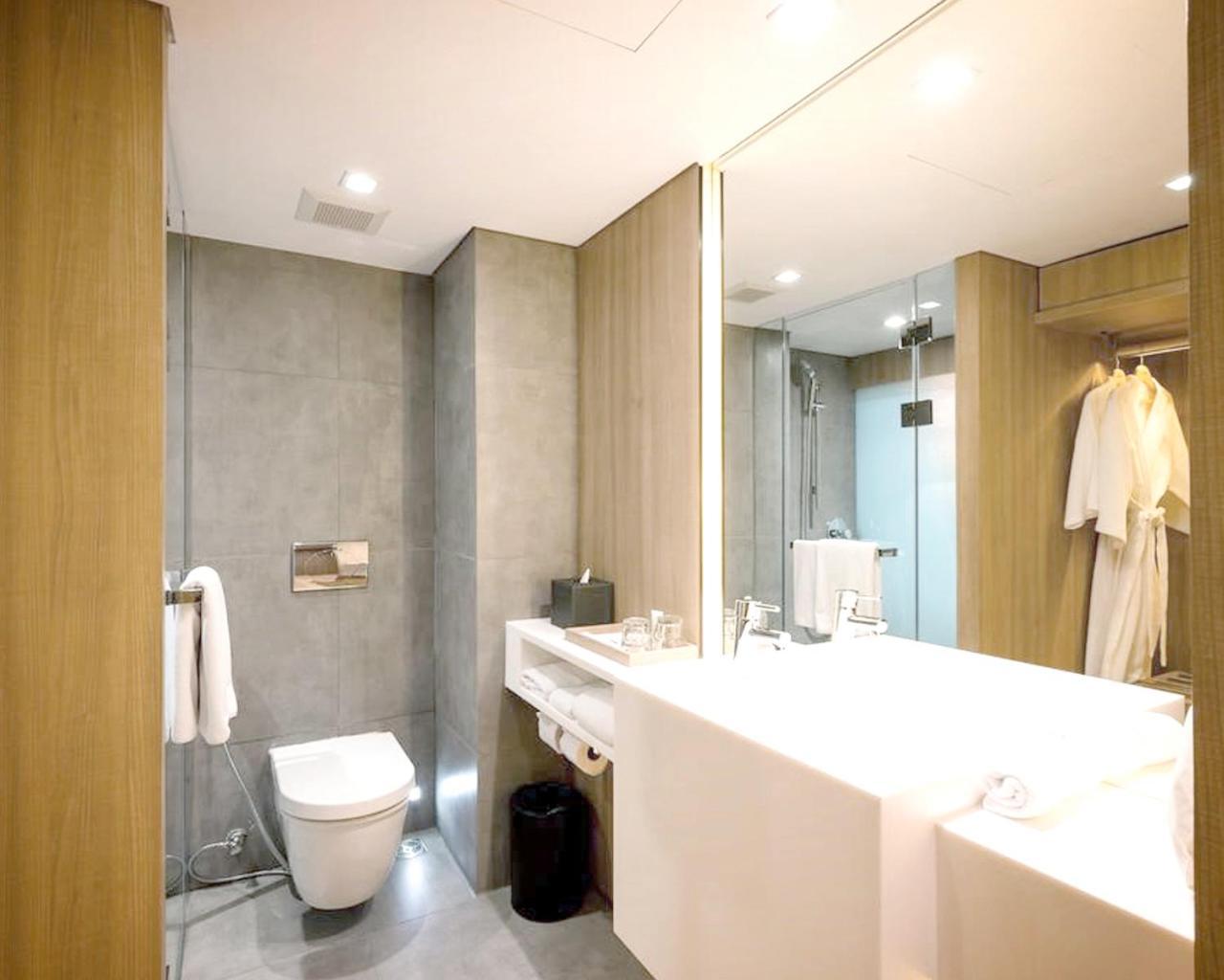 Ad Lib Bangkok 2