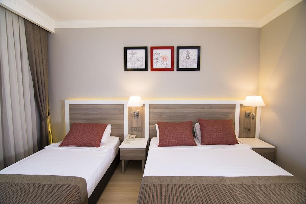 Lrs Port River Hotel & SPA