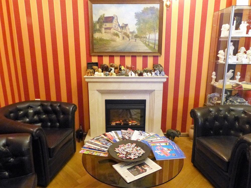 Hotel Pension Savoy 2