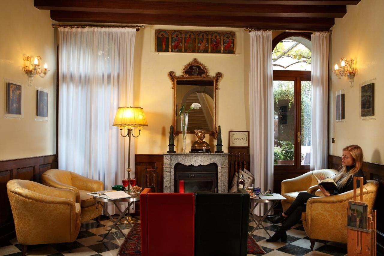 Pensione Accademia - Villa Maravege 1