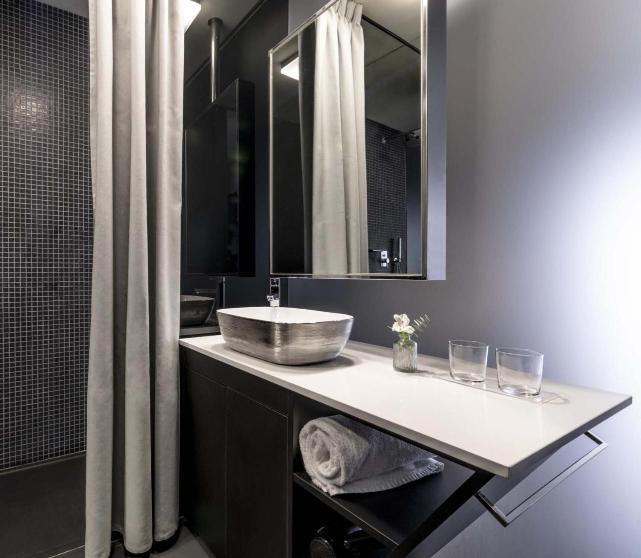 9 Hotel Mercy 2