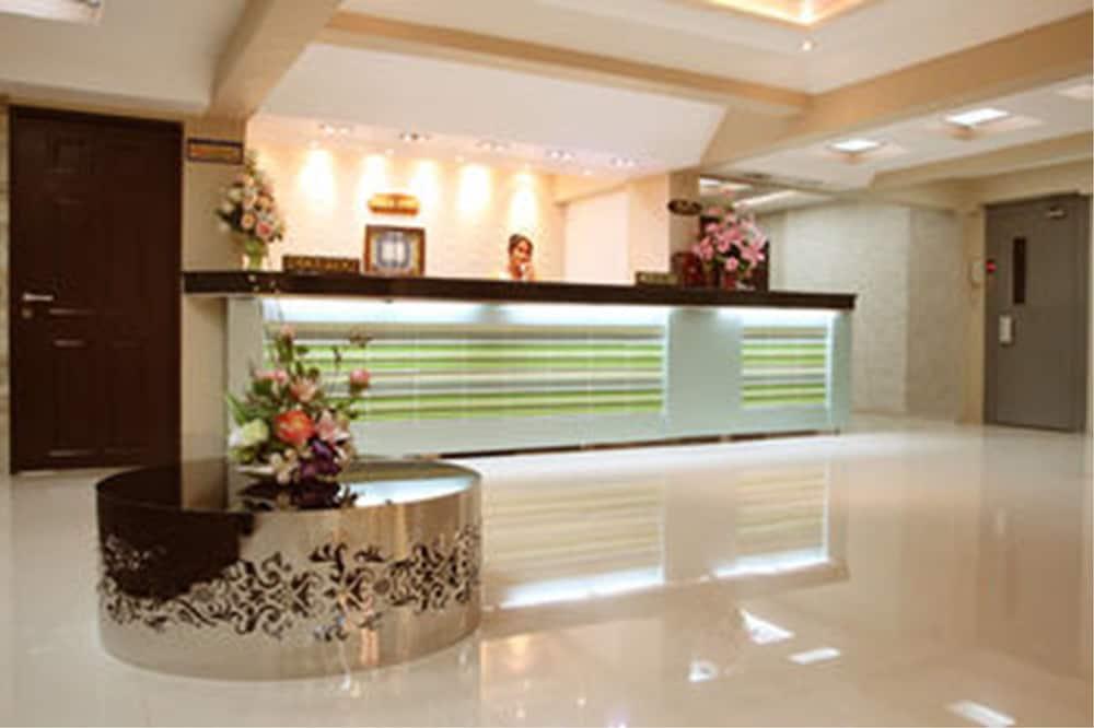 Visiting Card Hotel & Resort 1