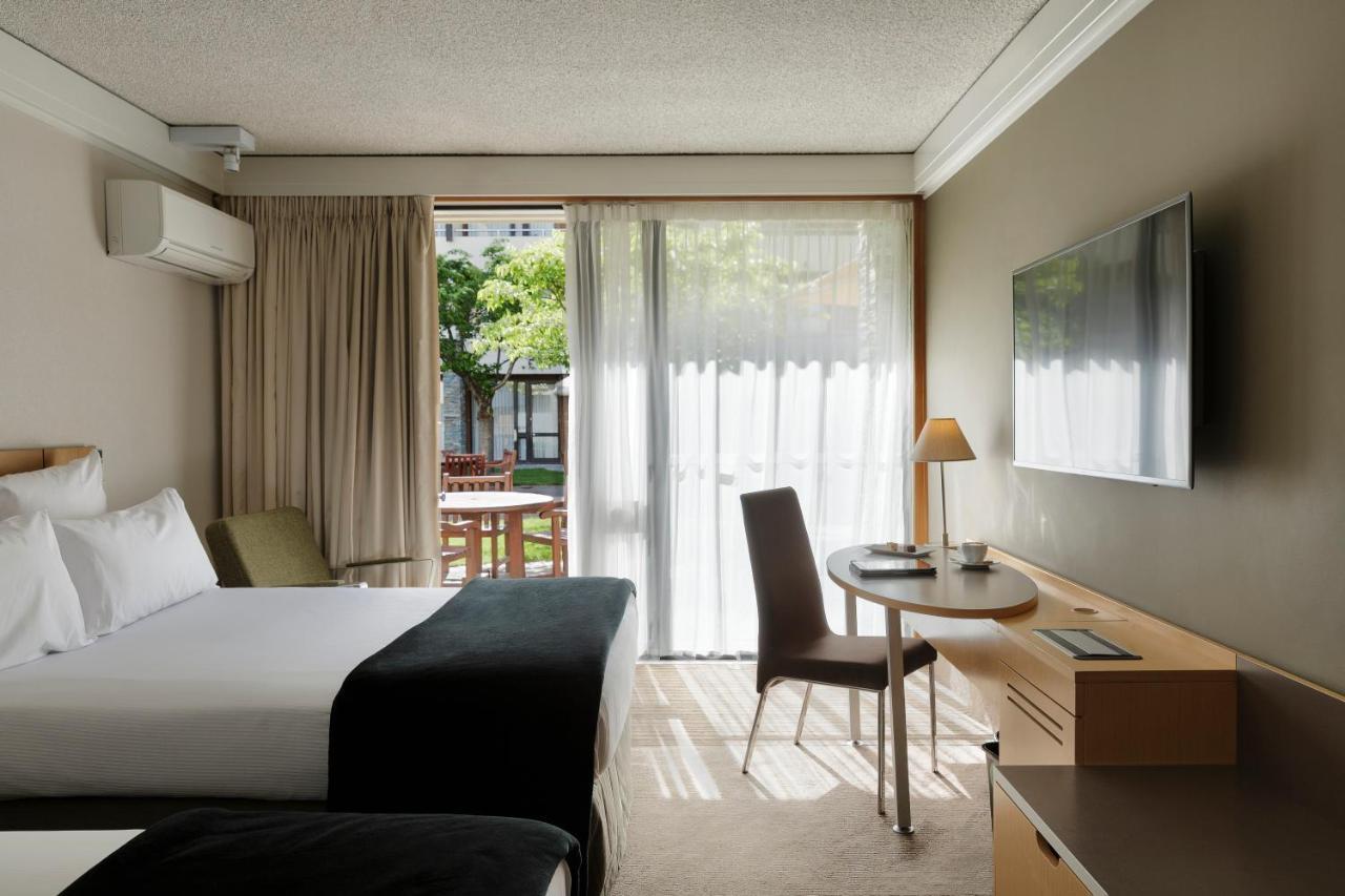 Novotel Queenstown Lakeside 1