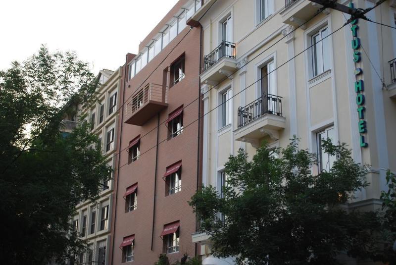 White Lotus Luxury Accommodation