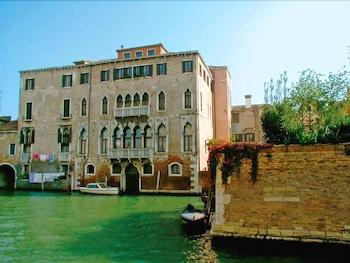 At Home a Palazzo