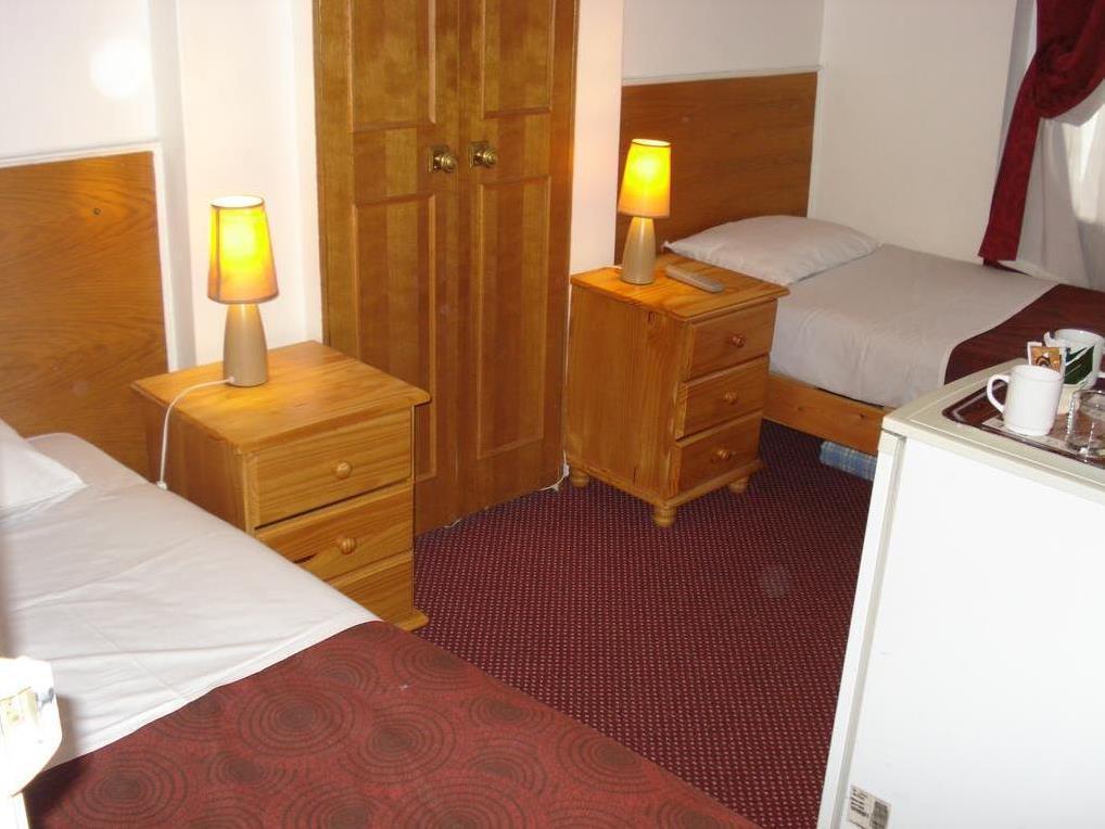 London Hotel 1