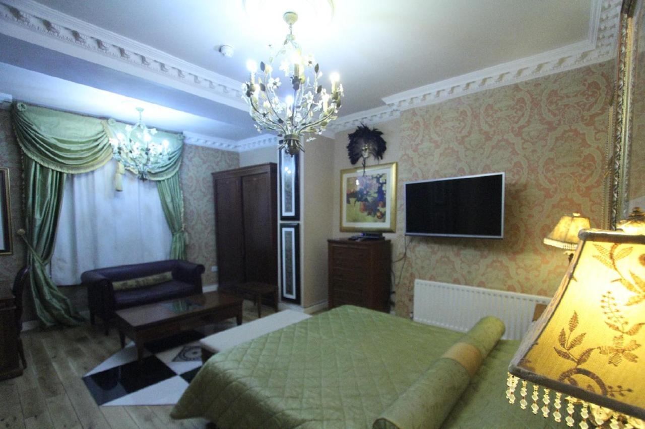 Opulence Central London 1