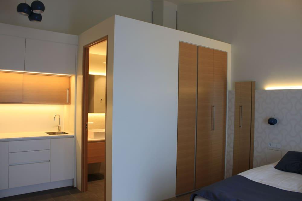 Lux Apart 2