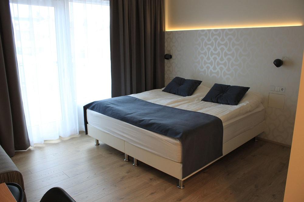 Lux Apart 1