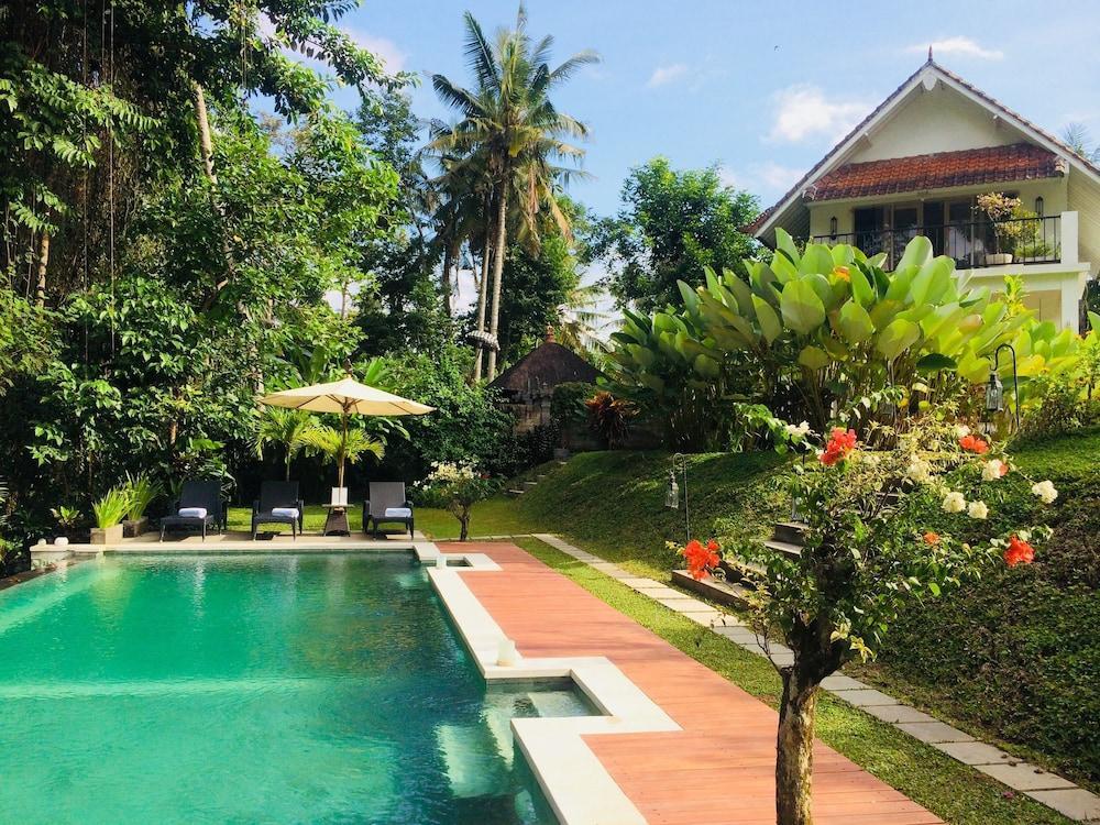 The White Villas