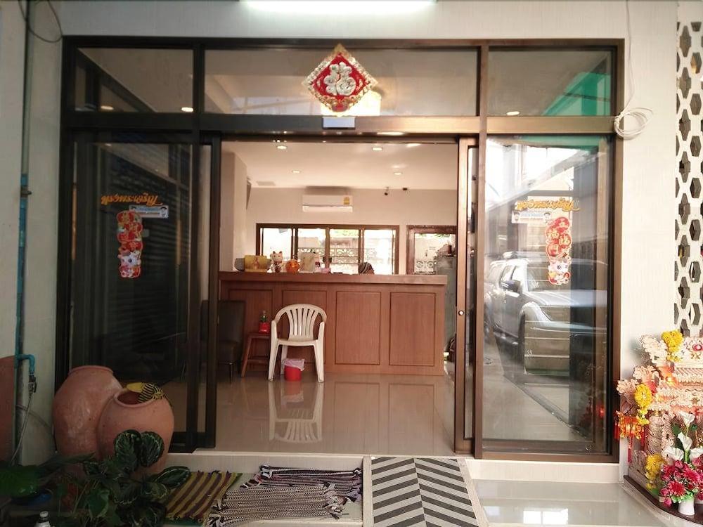 Suksawad Hotel