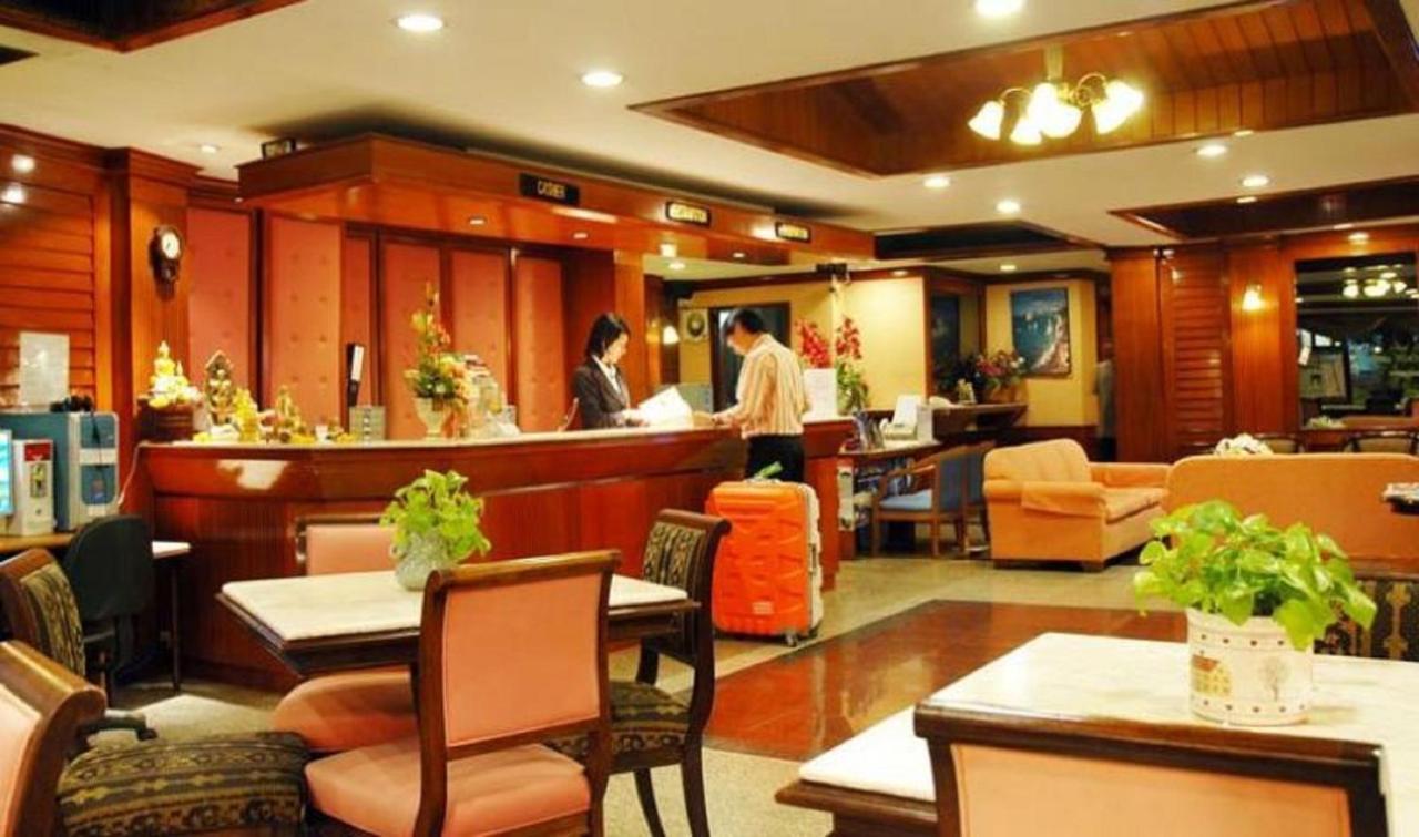 Silom Village Inn 1