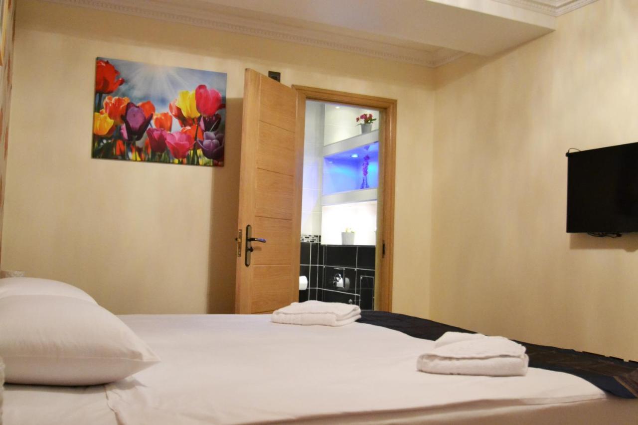 Hyde Park Suites 1
