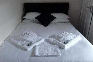 Oyo Stratford Hotel