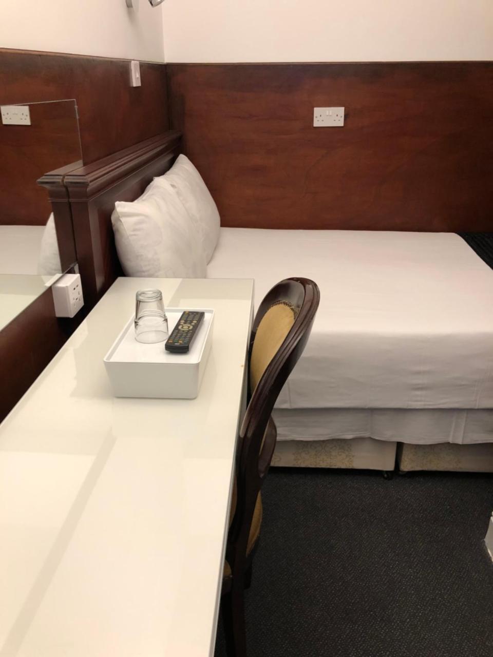 Plaza London Hotel 2