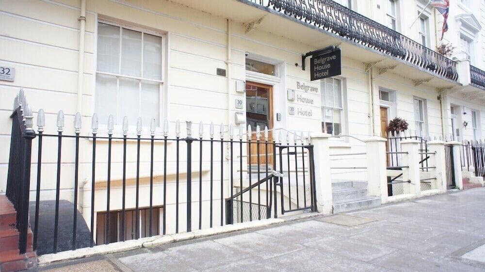 Oyo Studios @ 28