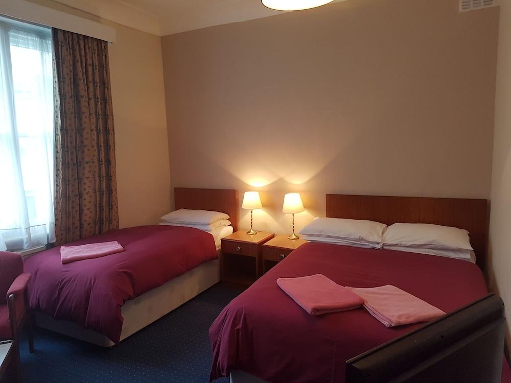Avoca House Hotel
