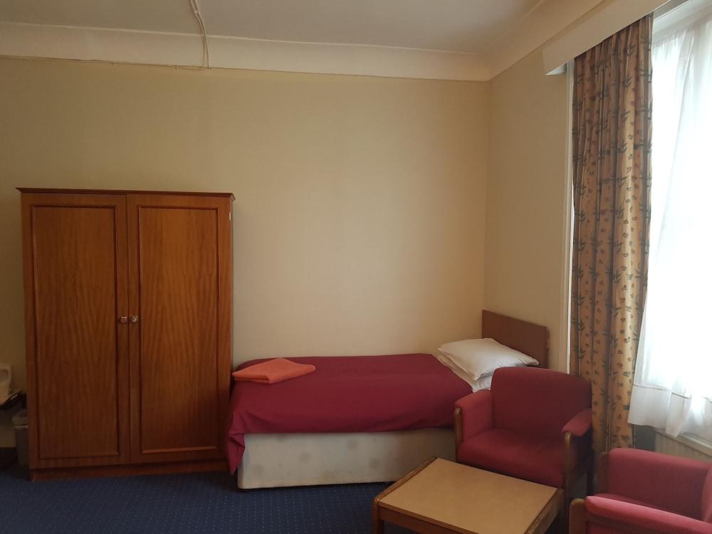 Avoca House Hotel 2