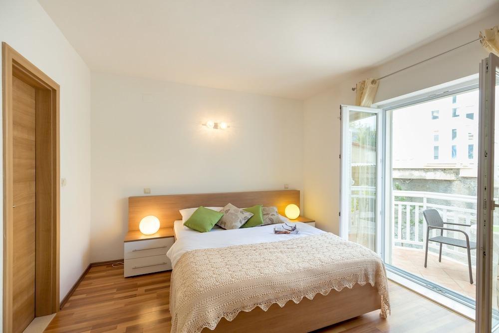 Villa Vinka 2