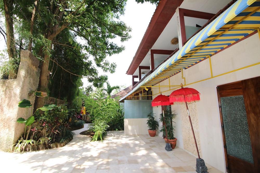 Petit Hotel