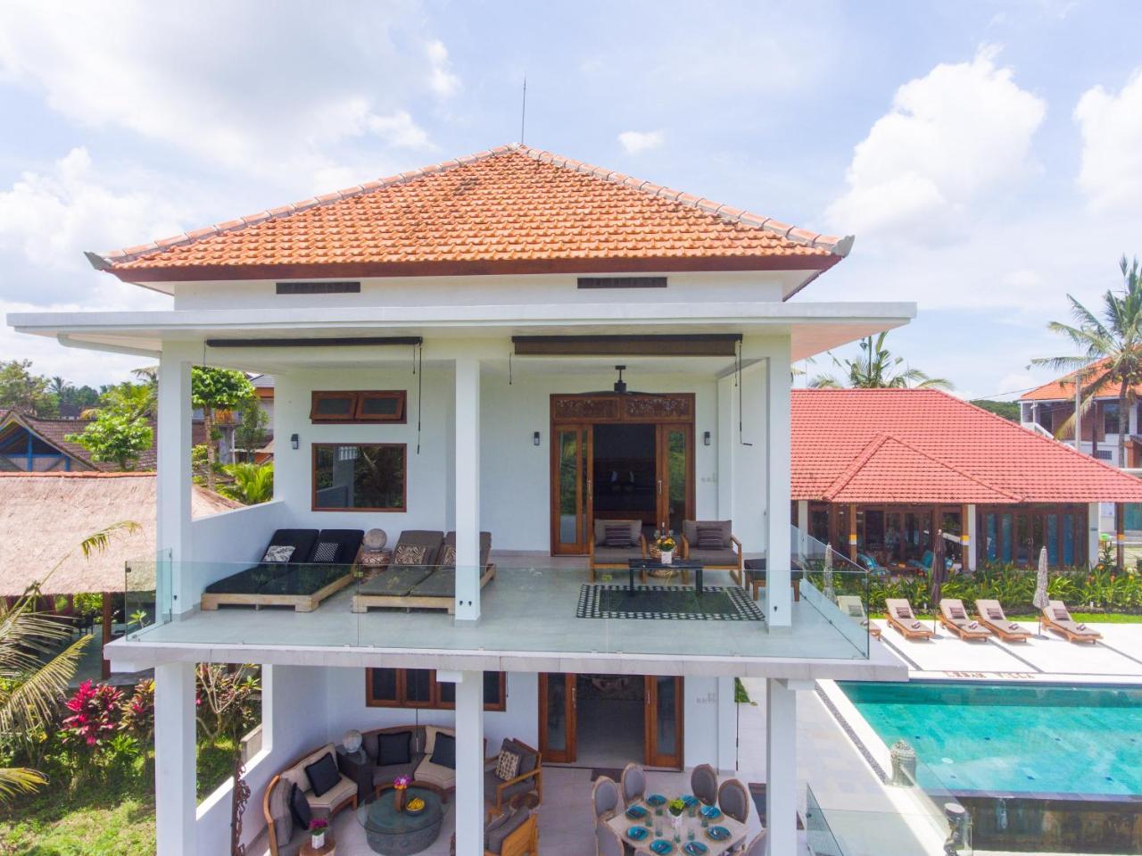 Lebah Villas 1