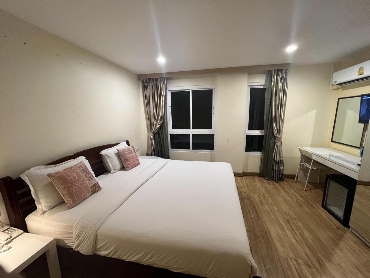 V Check Inn Sukhumvit 22 (Adults only) 1