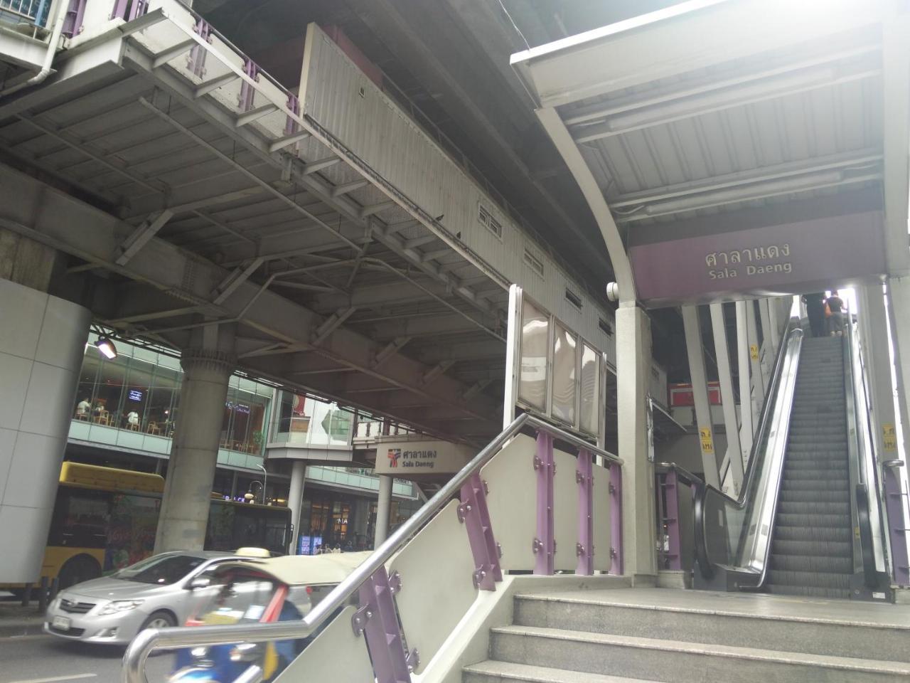 D Varee Xpress Pula Silom 1