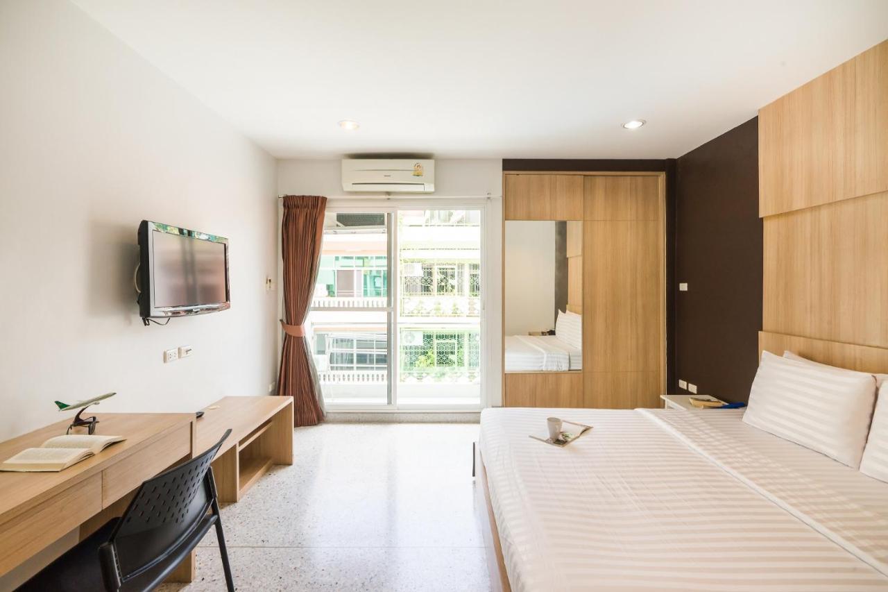 The Fifth Residence 1